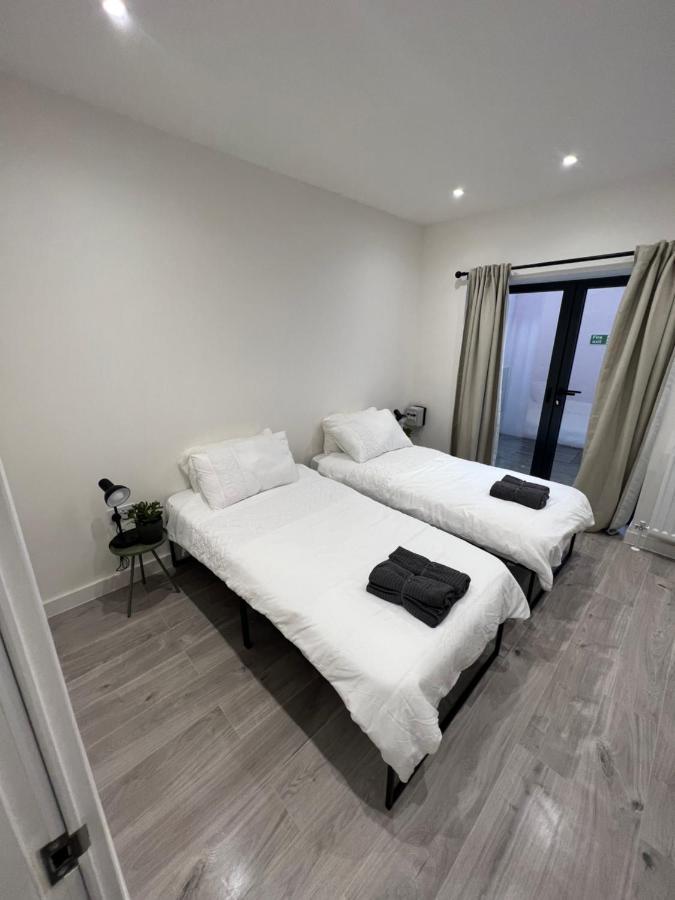 Lovely 1-Bedroom Flat With Patio 伦敦 外观 照片